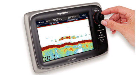 Raymarine e7D 7 Inch HybridTouch MFD with WiFi, Sonar and Navionics ROW Silver Chart